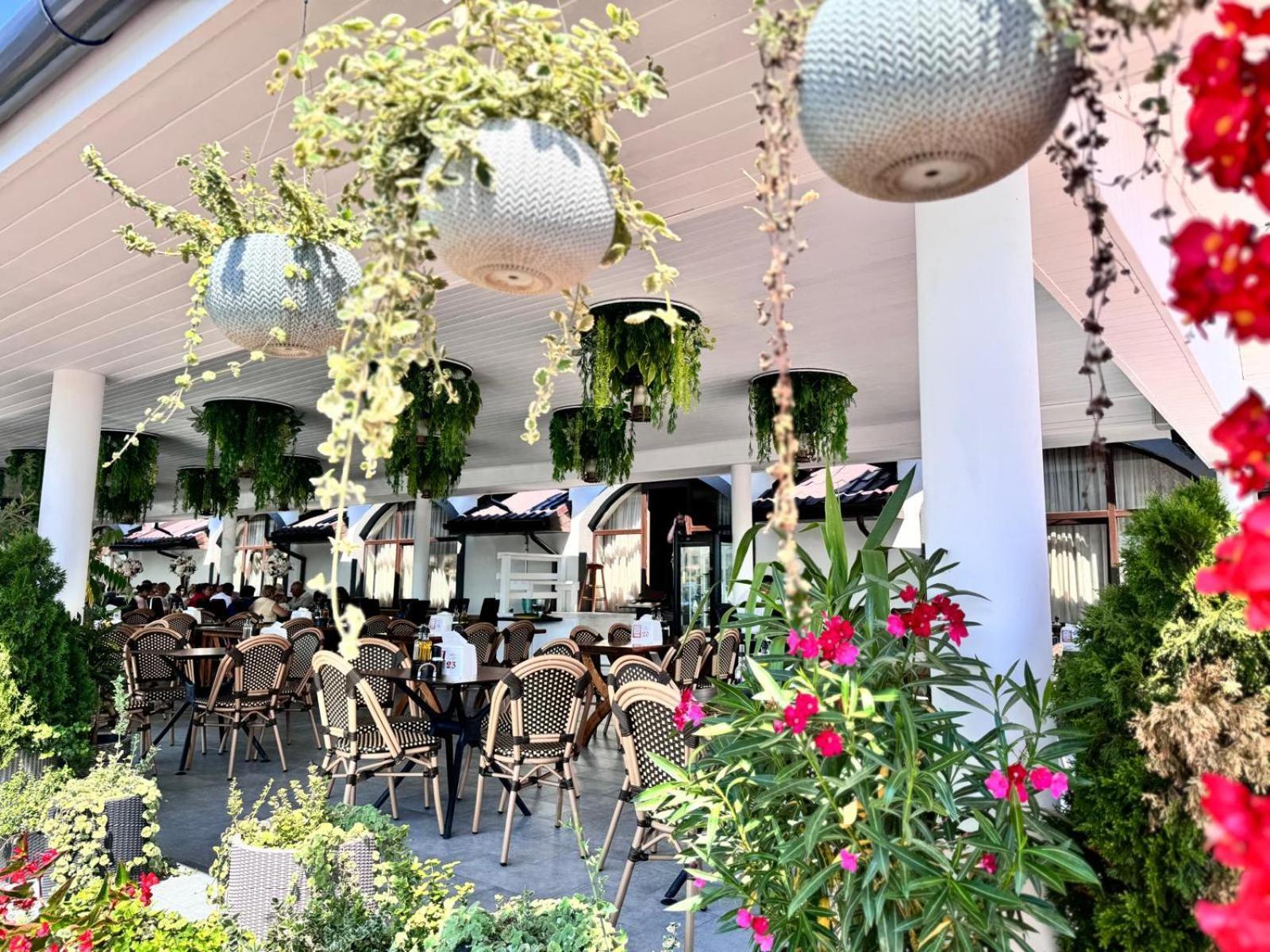 Hanul Domnesc Imperial Hotel & Spa Calan Exterior photo
