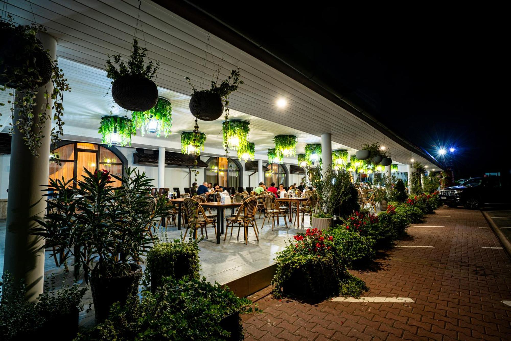 Hanul Domnesc Imperial Hotel & Spa Calan Exterior photo